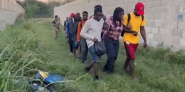 Con unidades de drones Ejército localiza y detiene a 22 nacionales haitianos indocumentados en Dajabón