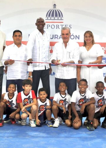 Presidente Abinader cumple promesa con Al Horford y Quisqueya al entregar techado La Tribu