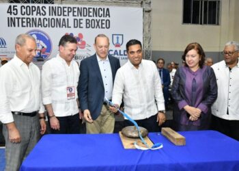 Ministro Kelvin Cruz aporta RD$ 1.3 millones para Copa de Boxeo