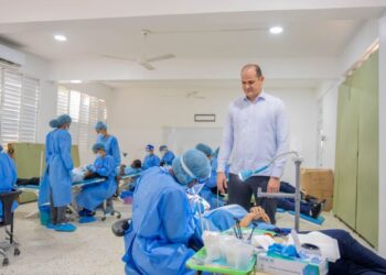 El INABIE beneficia a más de 700 estudiantes de Monte Plata en jornada de salud integral