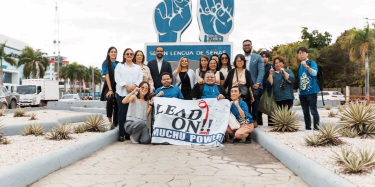 ADN y APAP muestran funcionamiento de intersecciones accesibles a la Agencia Japonesa de Cooperación