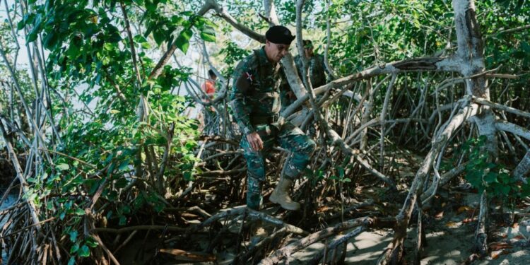 Comandante General del Ejército recorre frontera Norte