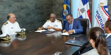 Departamento Aeroportuario (DA) y la Armada de la República Dominicana (ARD), suscriben acuerdo para  proteger actividades aeroportuarias