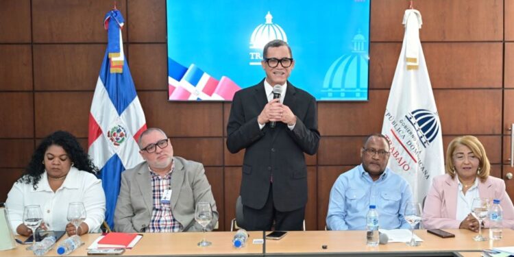 Ministerio de Trabajo y UNI Américas firman memorándum por los derechos laborales en República Dominicana