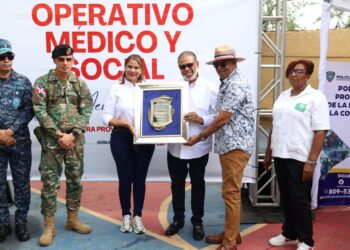 Desarrollo de la Comunidad y otras instituciones realizan jornada asistencial en La Romana; DGDC inicia acondicionamiento de casas