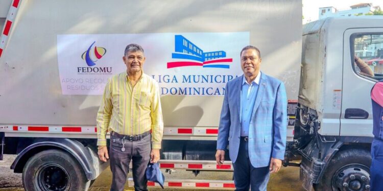 LMD acude en apoyo recolección de residuos en Santo Domingo Oeste
