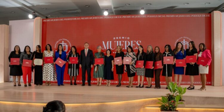 Exaltan la excelencia femenina con la entrega del premio a la mujer del Poder Judicial 2026