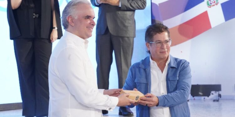 Ministerio de Educación recibe de RTVD la serie educativa “Trinitarios” para fortalecer la enseñanza de la historia patria a través de EDU