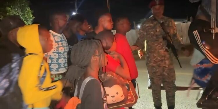 Ejército intercepta grupo de 47 haitianos indocumentados localizados con drones en Dajabón