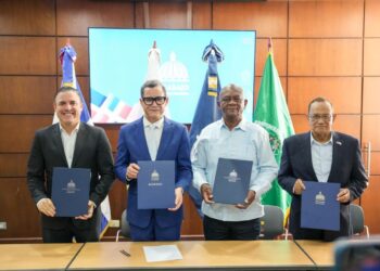 Portuaria y su sindicato de trabajadores firman pacto histórico con apoyo del Ministerio de Trabajo.