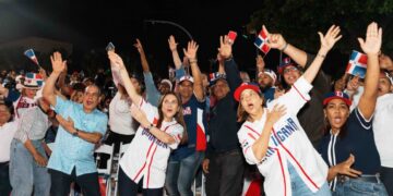 Alcaldía del DN proyecta ante miles de fanáticos triunfo de RD en el malecón