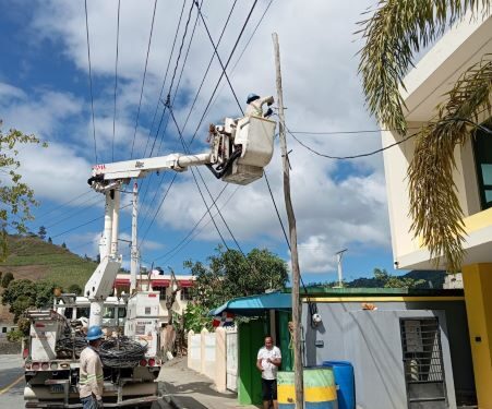 Edesur desarrolla amplio operativo de regularización en Nizao, San José de Ocoa