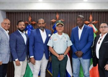 Cámara de Comercio Empresarial de Santo Domingo Norte y DIGESETT fortalecen vínculos para mejorar el tránsito en el municipio.