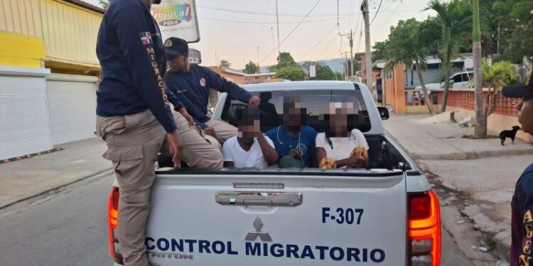 Migración detiene 3,057 extranjeros indocumentados y deporta 2,921 durante operativos del fin de semana