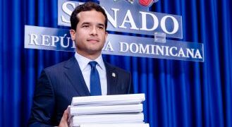 Omar Fernández impulsa eliminación del impuesto a préstamos hipotecarios