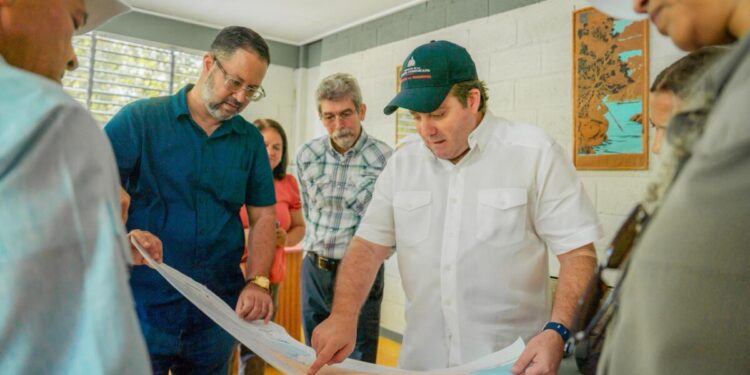 Ministro Paliza recorre puntos históricos de Jánico que formarán parte de la Ruta del Encuentro