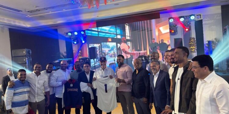 Presidente Luis Abinader agasaja a la selección dominicana previo al Clásico Mundial de Béisbol