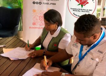 Fundación Juventud Progresista y Organización de Mujeres Génesis firman acuerdo de cooperación interinstitucional en Boca Chica.