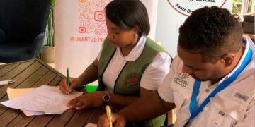 Fundación Juventud Progresista y Organización de Mujeres Génesis firman acuerdo de cooperación interinstitucional en Boca Chica.