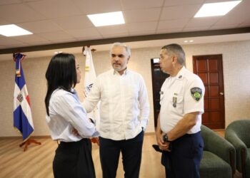 Ministro Luis Miguel De Camps impulsa acciones para reforzar la seguridad en centros educativos de todo el país