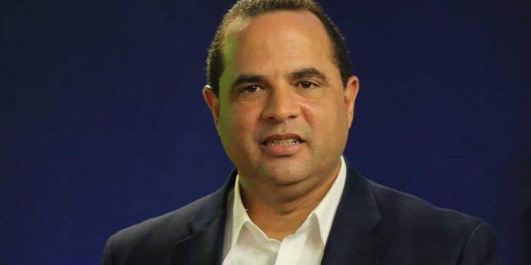 Manuel Crespo acusa al gobierno de cambiar hábito de comer de dominicanos