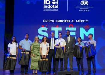 MINERD e INDOTEL premian a más de 300 estudiantes por liderazgo, excelencia académica e innovación en STEM