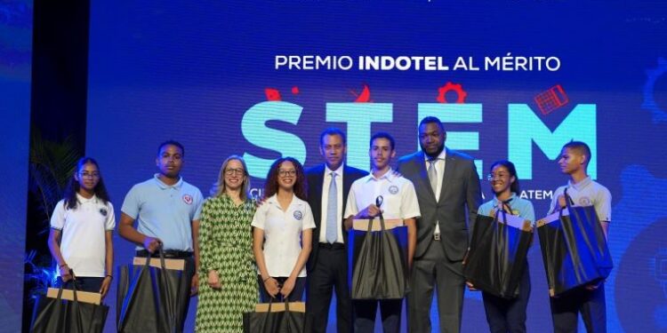 MINERD e INDOTEL premian a más de 300 estudiantes por liderazgo, excelencia académica e innovación en STEM
