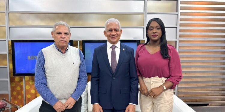 Presidente del Senado aboga por el fortalecimiento del sistema de justicia con la fusión de leyes