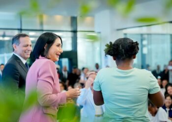 Primera Dama y juez presidente de la SCJ dialogan con niños, niñas y adolescentes sobre el futuro de la justicia