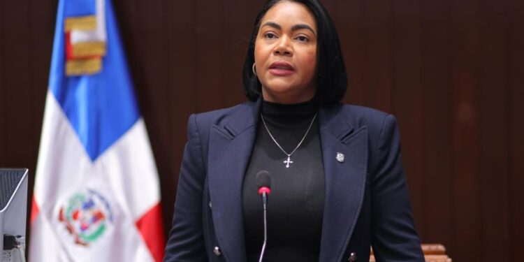 Diputada Leyvi Bautista denuncia campaña difamatoria en su contra