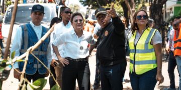 Carolina encabeza operativos de recuperación en Gazcue, el malecón, Ciudad Colonial y Zona Universitaria por fuertes vientos