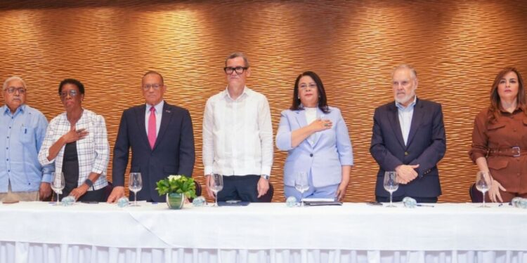 INFOTEP destaca capacitaciones en prevención de riesgos laborales durante congreso nacional de la CASC