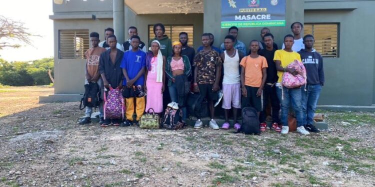 Ejército detiene a 40 indocumentados en operativos realizados en la zona fronteriza de Dajabón