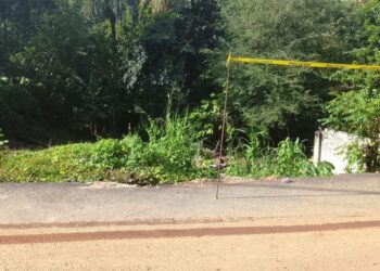 Calle Primera en sector José Francisco Peña Gómez al punto de colapsar en Pedro Brand