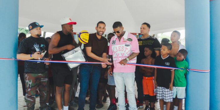  Inauguran  parque rehabilitado en La Ciénaga la presencia de Crazy Design