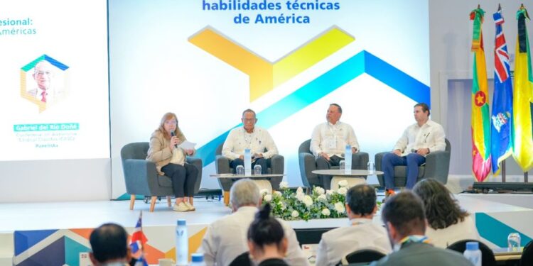 Tripartismo posiciona al INFOTEP como referente regional en formación técnico profesional