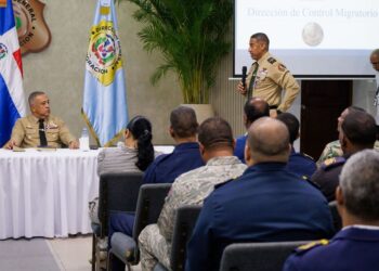 Lee Ballester exhorta a inspectores y supervisores “El control migratorio y fronterizo es clave en la seguridad nacional”