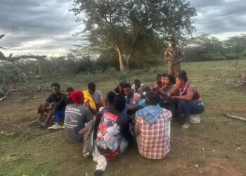 Patrulla del Ejército detiene a 24 indocumentados en zona boscosa de Montecristi