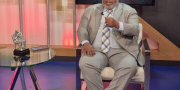 Ricardo Rosario lanza cruzada contra monopolio; arremete contra especulación