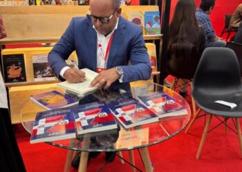 Infobae destaca libro de Francisco Tavárez presentado en la FILBo-Colombia sobre Haití y RD