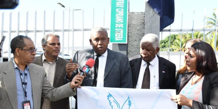 DIRECTOR DEL CEA INSISTE EN BENEFICIAR EMPRESARIO CON TERRENO AJENO PESE A ORDEN PRESIDENCIAL QUE LO PROHÍBE 