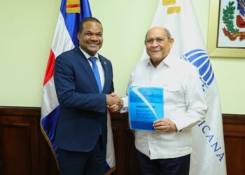 Radhamés Silverio y ministro del MESCyT abordan la alineación de la oferta curricular de la UASD con el desarrollo de las comunidades