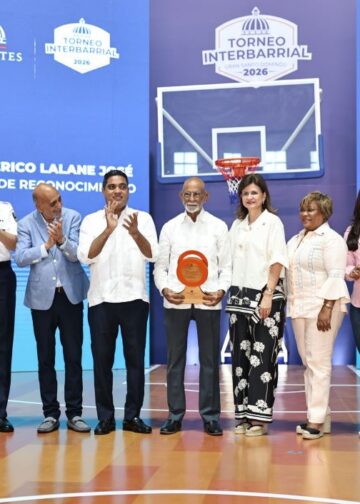 Vicepresidenta Raquel Peña y ministro Kelvin Cruz inauguran Torneo de Baloncesto Interbarrial