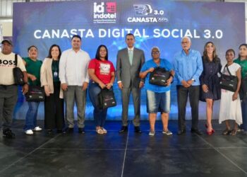 Indotel impulsa inclusión tecnológica con entrega de Canasta Digital Social 3.0 a más de 350 personas en Circunscripción 3 del DN