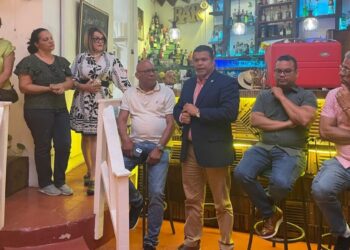 Diputado denuncia cierran 28 negocios en Zona Colonial