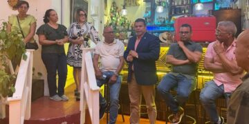 Diputado denuncia cierran 28 negocios en Zona Colonial