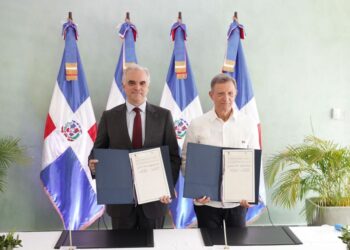 Ministerios de Educación y de Relaciones Exteriores firman acuerdo para facilitar Pruebas Nacionales a jóvenes que terminaron su bachillerato y residen en el extranjero