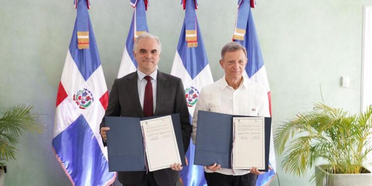 Ministerios de Educación y de Relaciones Exteriores firman acuerdo para facilitar Pruebas Nacionales a jóvenes que terminaron su bachillerato y residen en el extranjero