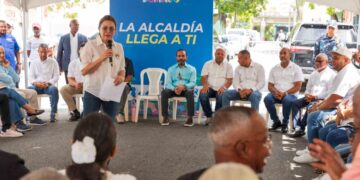 Carolina Mejía en Villa Francisca: “Estamos para seguir poniendo los oídos en el pueblo”