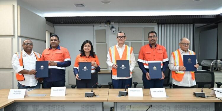 Barrick Pueblo Viejo y el Sindicato Unido de Trabajadores firman tercer convenio colectivo que beneficia a más de 1,800 empleados